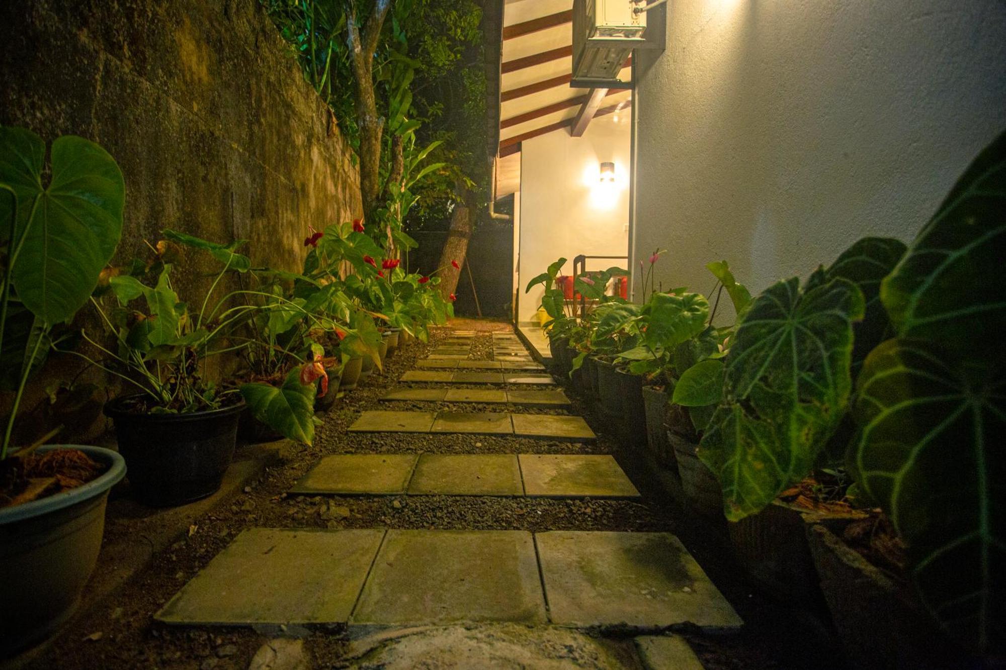 209 Nooit Gedacht Appartement Unawatuna Buitenkant foto